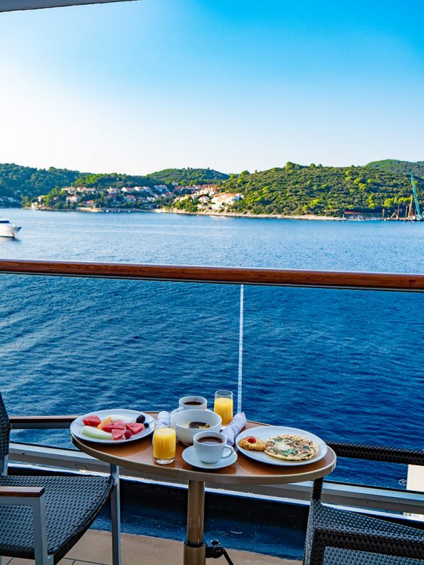 Review do Navio Holland America Oosterdam Serviço de quarto com café da manhã em Oosterdam