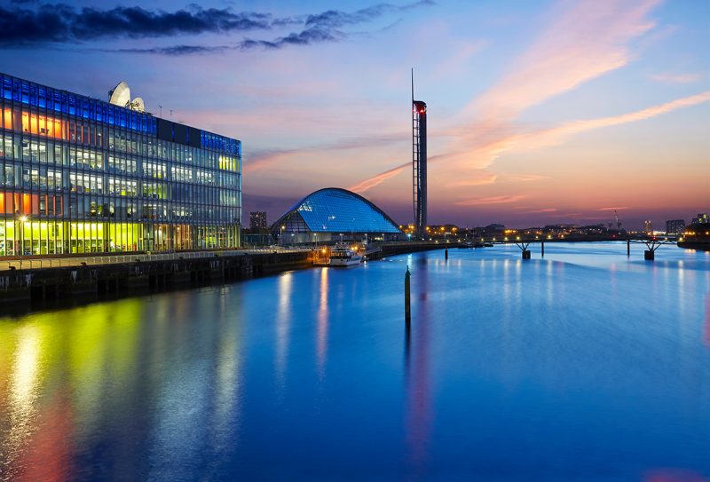 O rio Clyde em Glasgow, Escócia