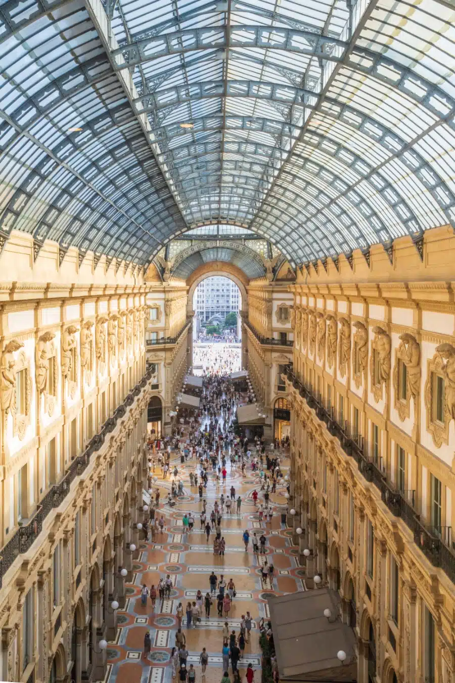 Galleria Vik Milano transforma a hospitalidade em uma forma de arte imersiva - 3