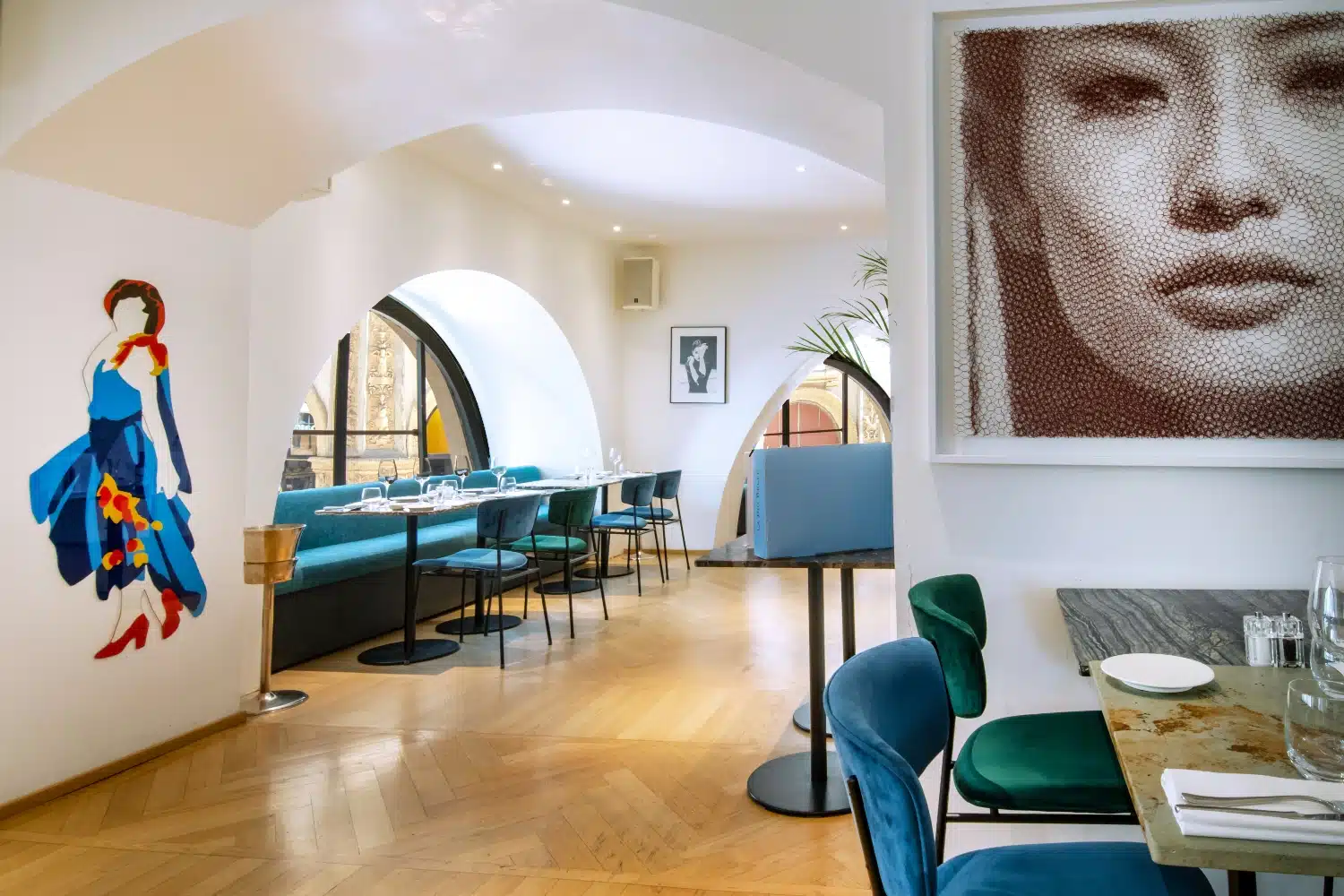 Galleria Vik Milano transforma a hospitalidade em uma forma de arte imersiva - 4